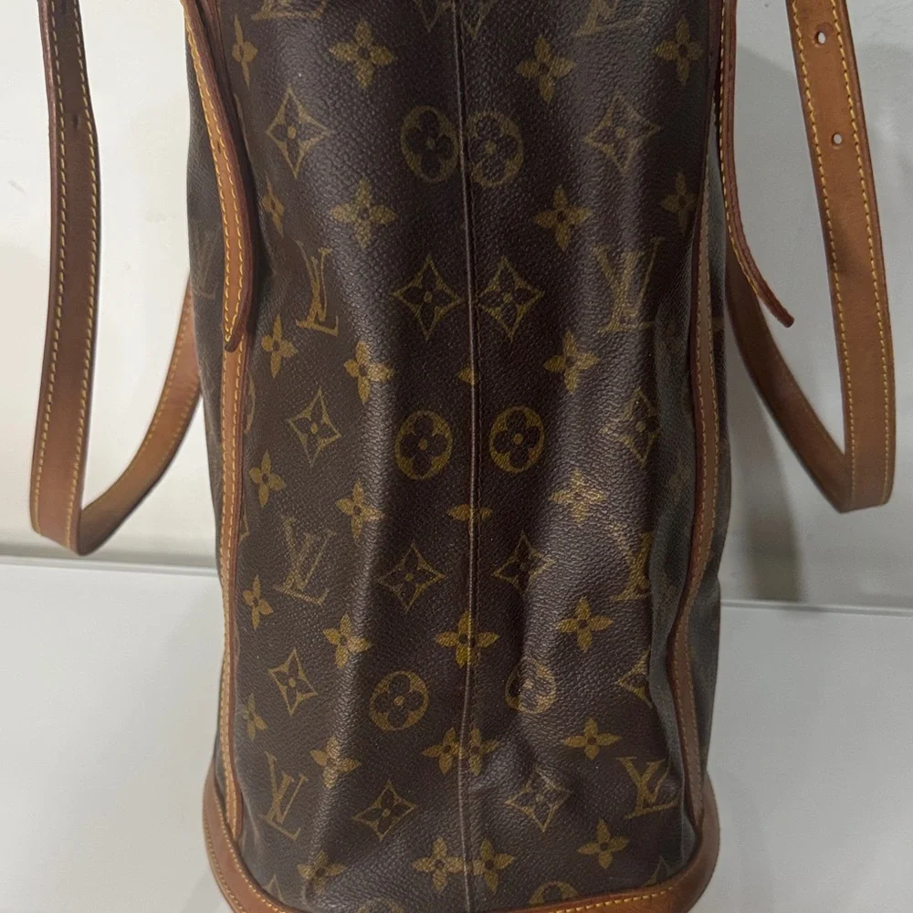 Louis Vuitton Monogram Bucket Bag – Vintage LV Shoulder Tote